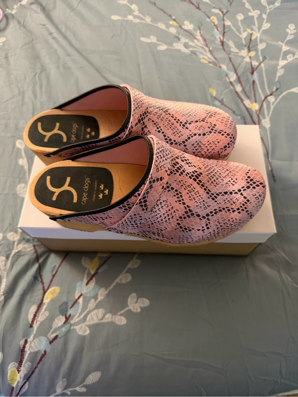 Cape Clogs Pink Snake-Print Slip-On Clogs
